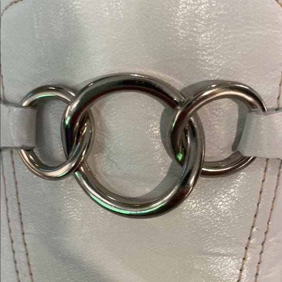 Etienne Aigner Shoe Mules White Leather Almond Toe Silver Chain Size 8 Wide - Picture 10 of 10